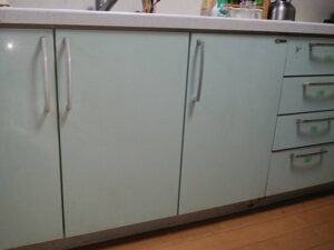千葉キッチン取付け隊　キッチン扉蝶番メンテナンス　施工後